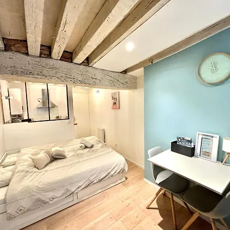 Studio Dans Quartier Historique De Moulins Moulins  Exterior photo